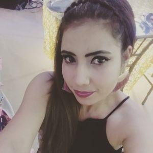 Meet your Posher, Lesly